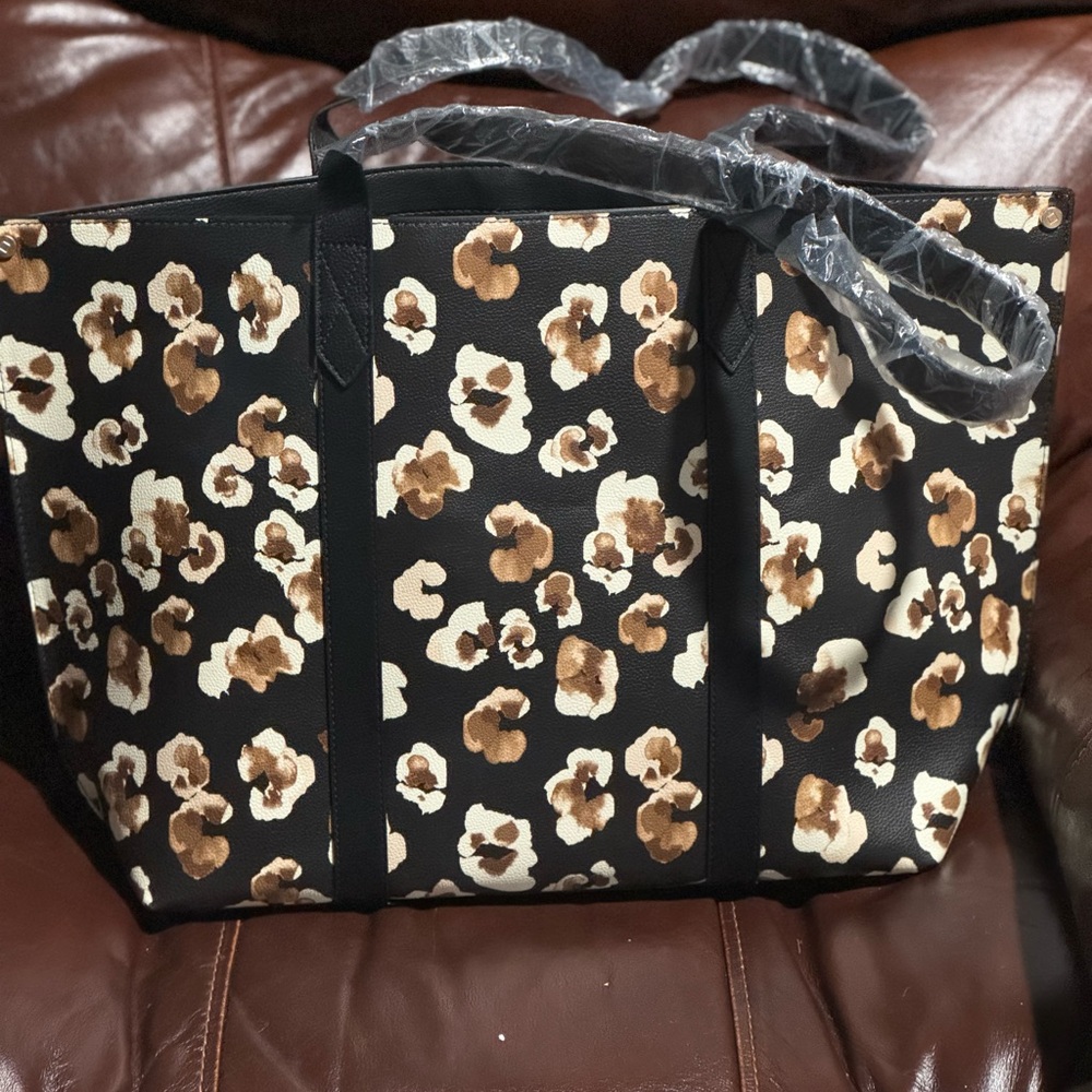 Signature Tote-Autumn Bouquet smooth pebble